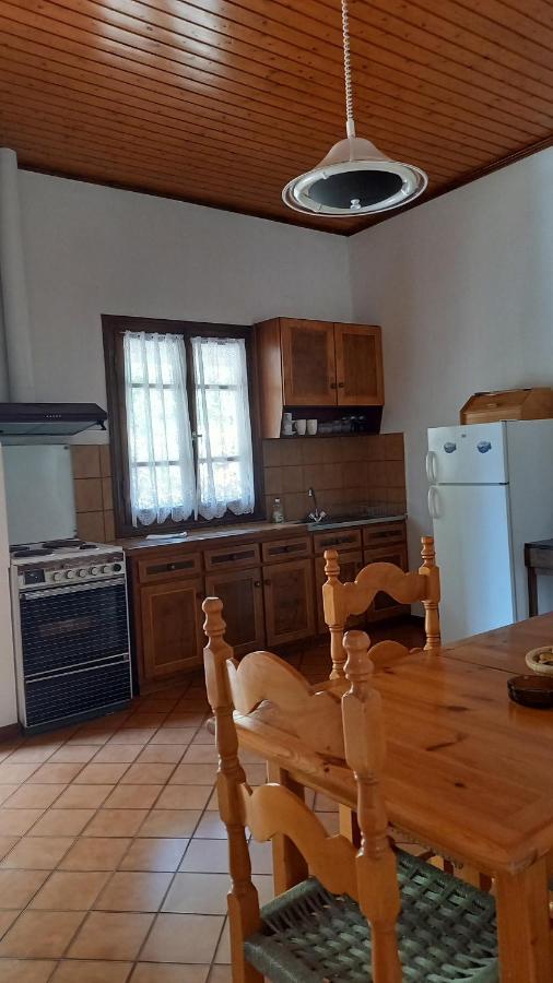 Dimitrakis Apartments Kassiopi Bagian luar foto