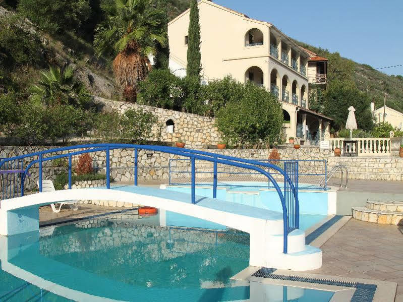Dimitrakis Apartments Kassiopi Bagian luar foto